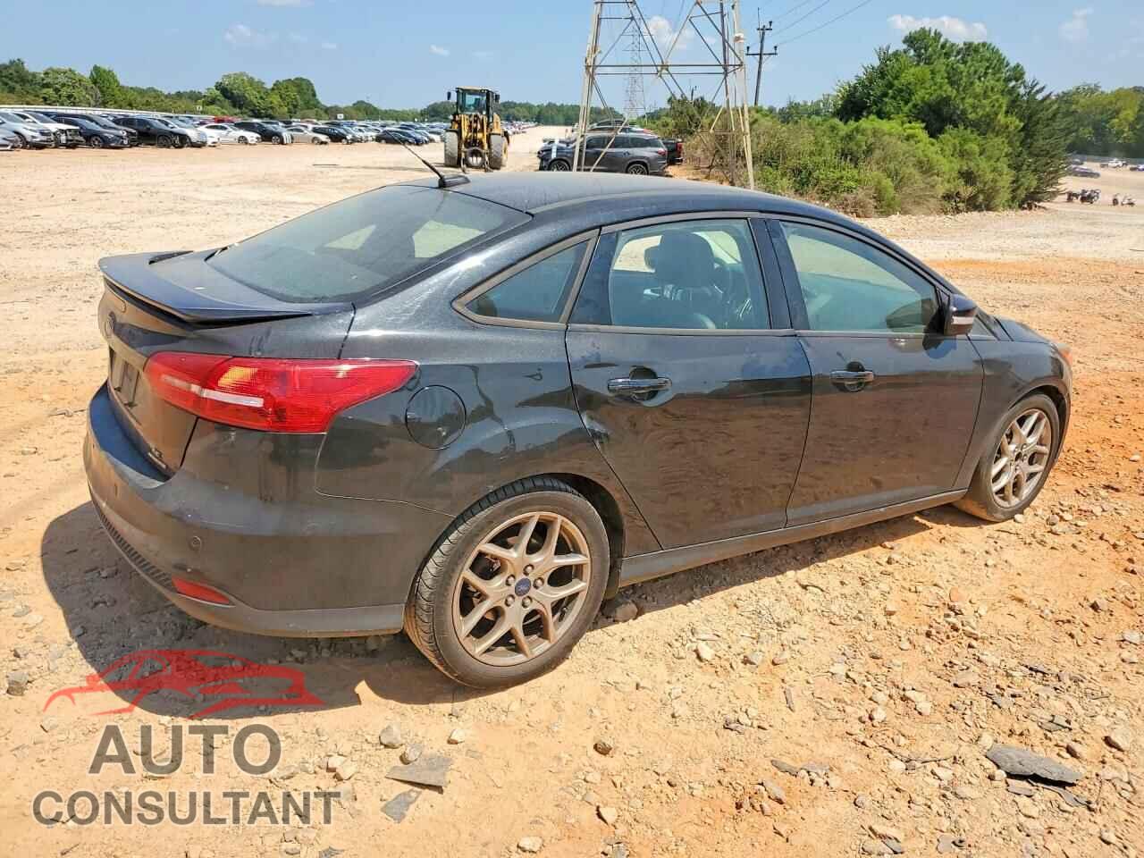 FORD FOCUS 2015 - 1FADP3F26FL204967