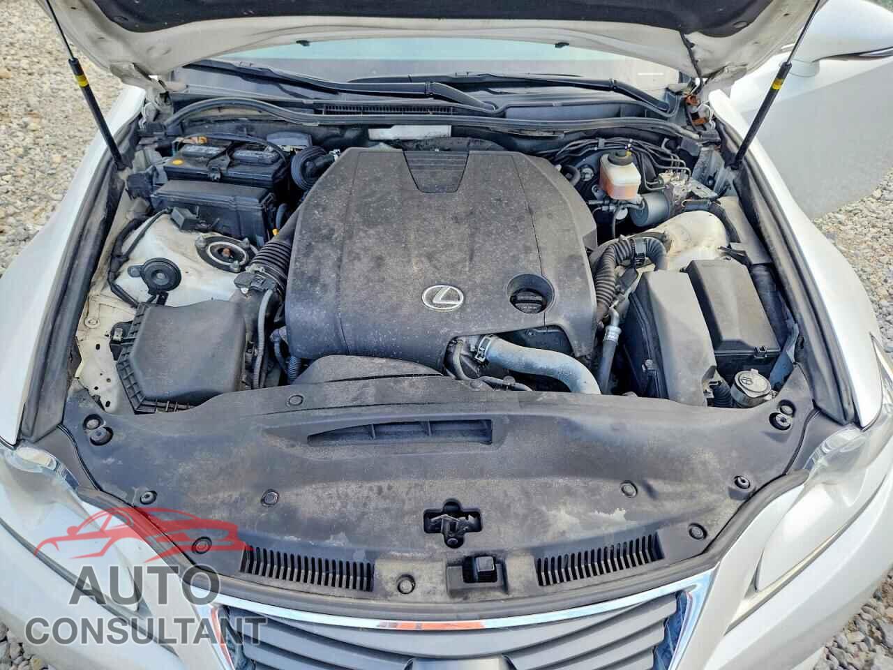 LEXUS IS 2015 - JTHCF1D25F5029582