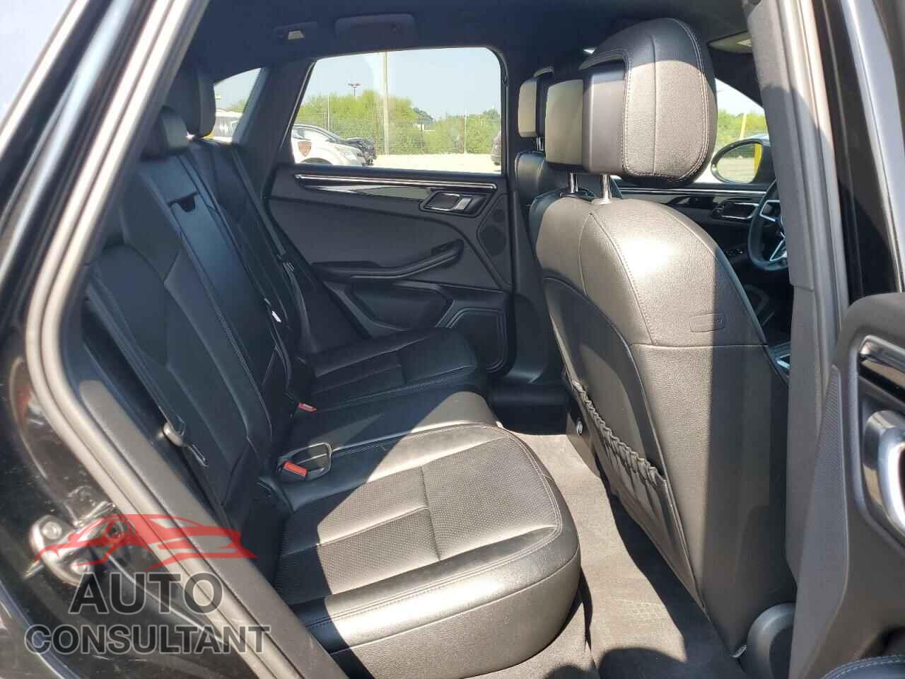 PORSCHE MACAN 2015 - WP1AB2A56FLB52648