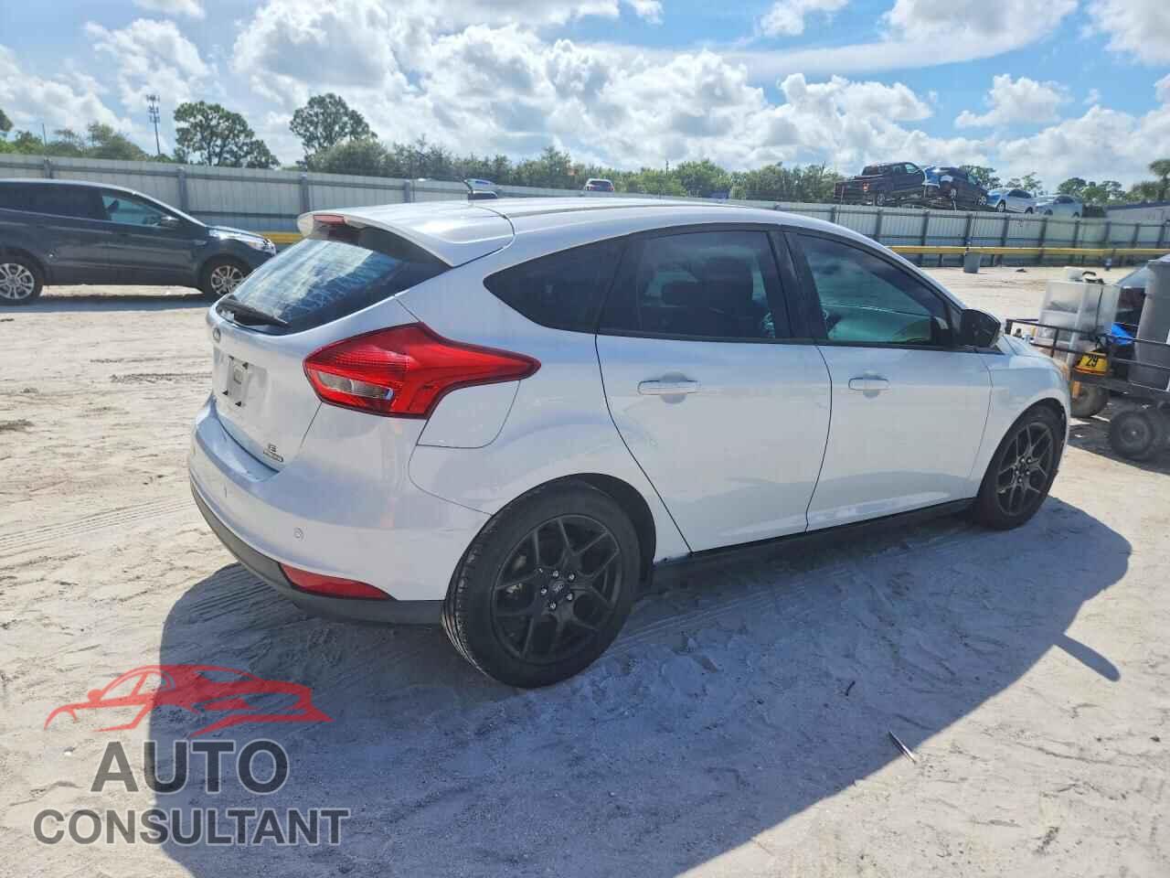FORD FOCUS 2016 - 1FADP3K22GL205430