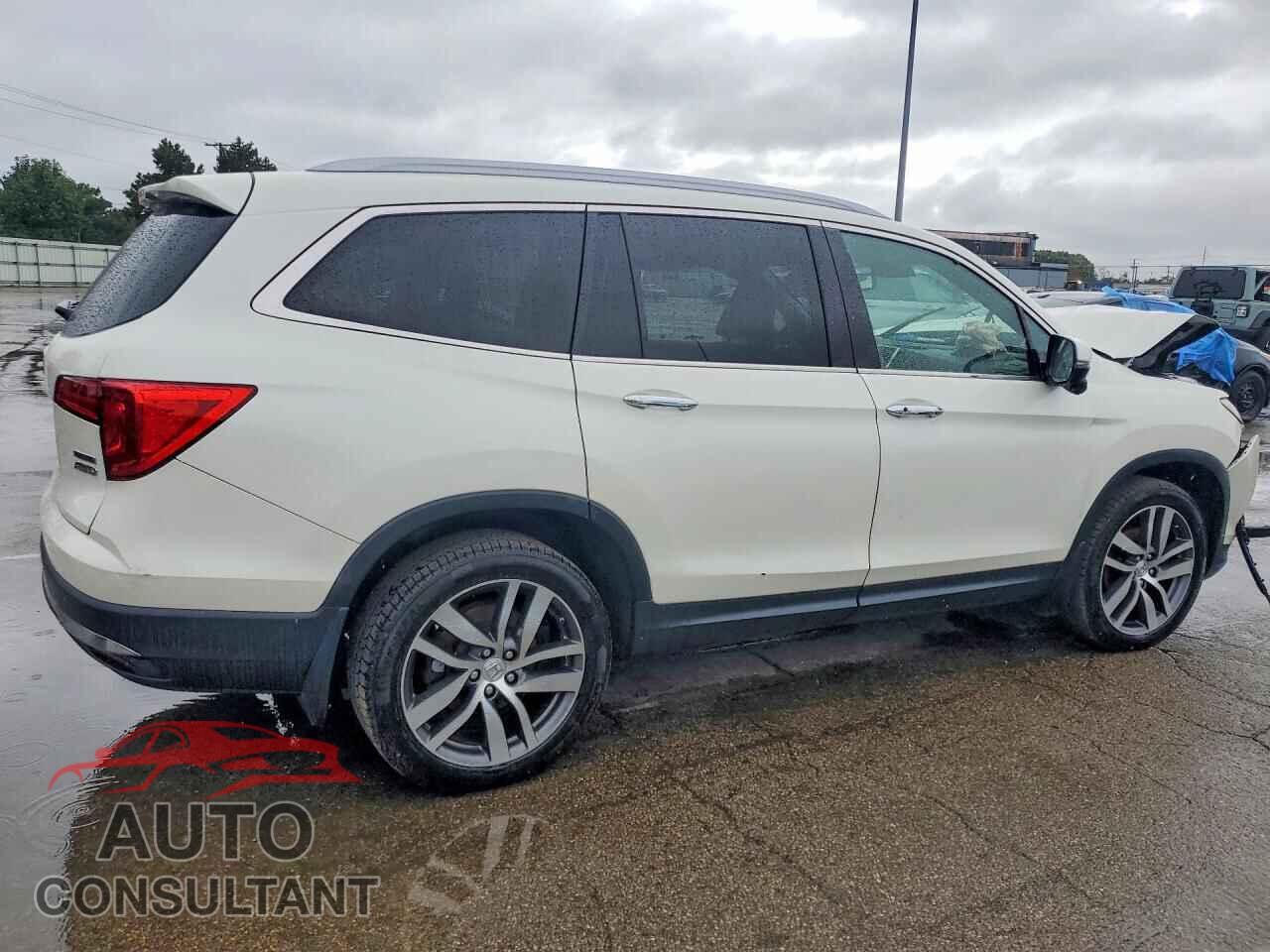 HONDA PILOT 2017 - 5FNYF6H95HB017929
