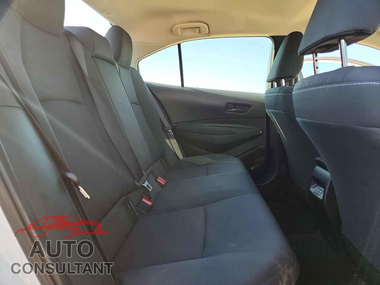 TOYOTA COROLLA 2025 - JTDBCMFE2S3080011