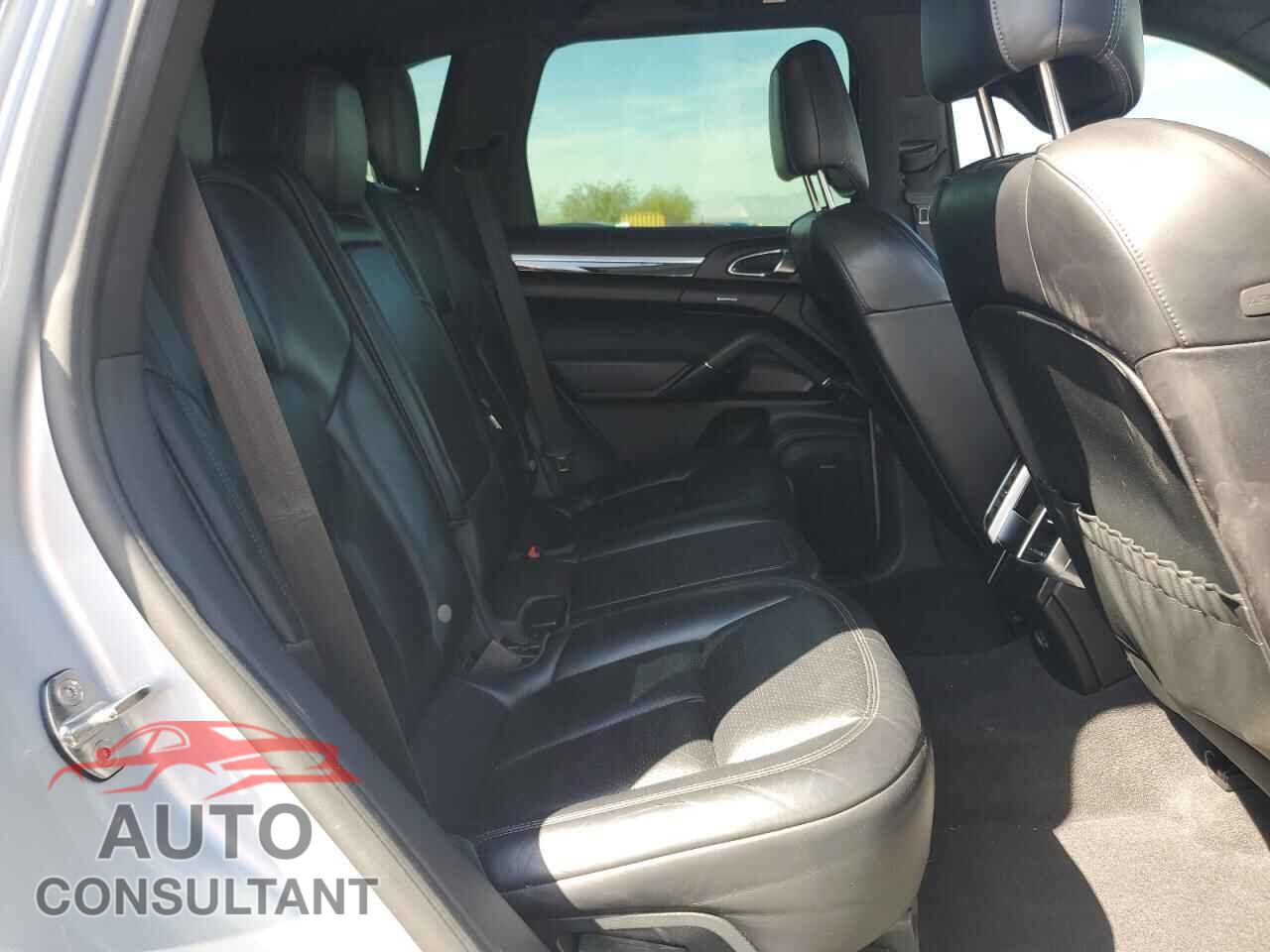 PORSCHE CAYENNE 2017 - WP1AA2A2XHKA86672