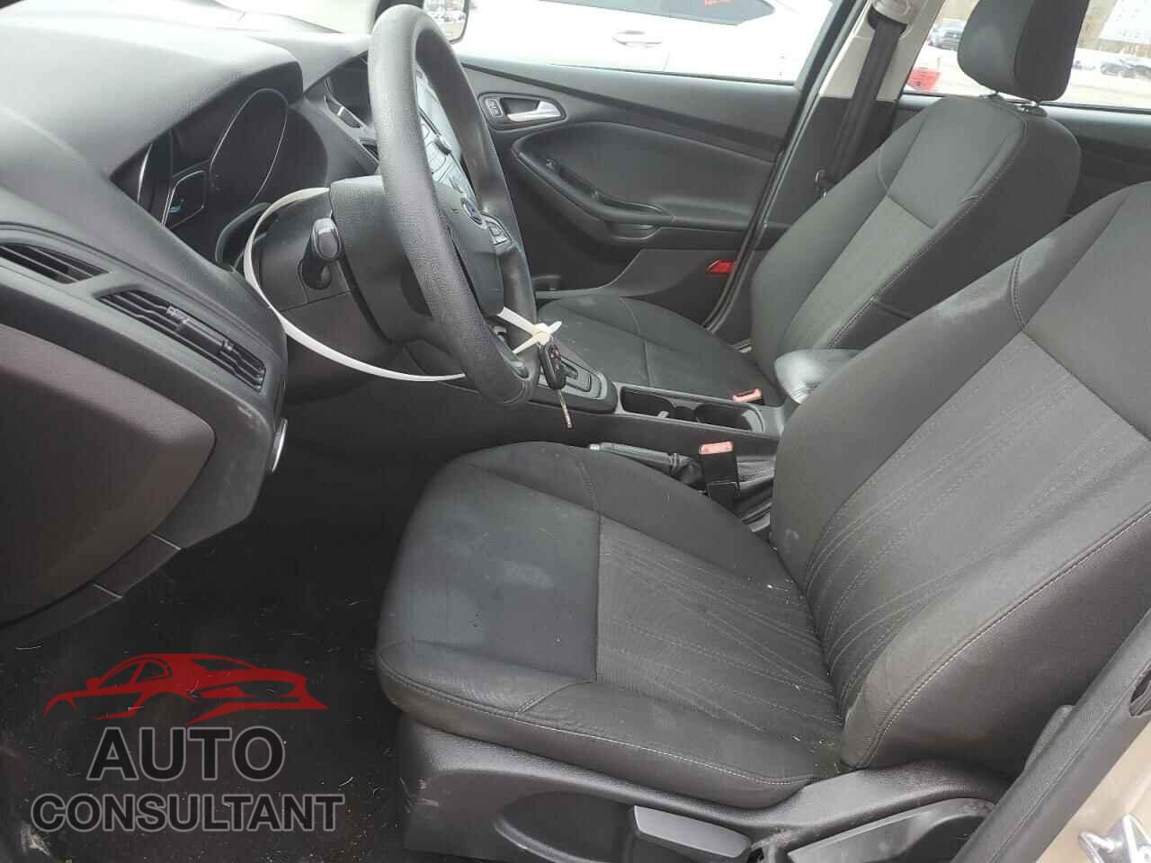 FORD FOCUS 2018 - 1FADP3FE4JL200712