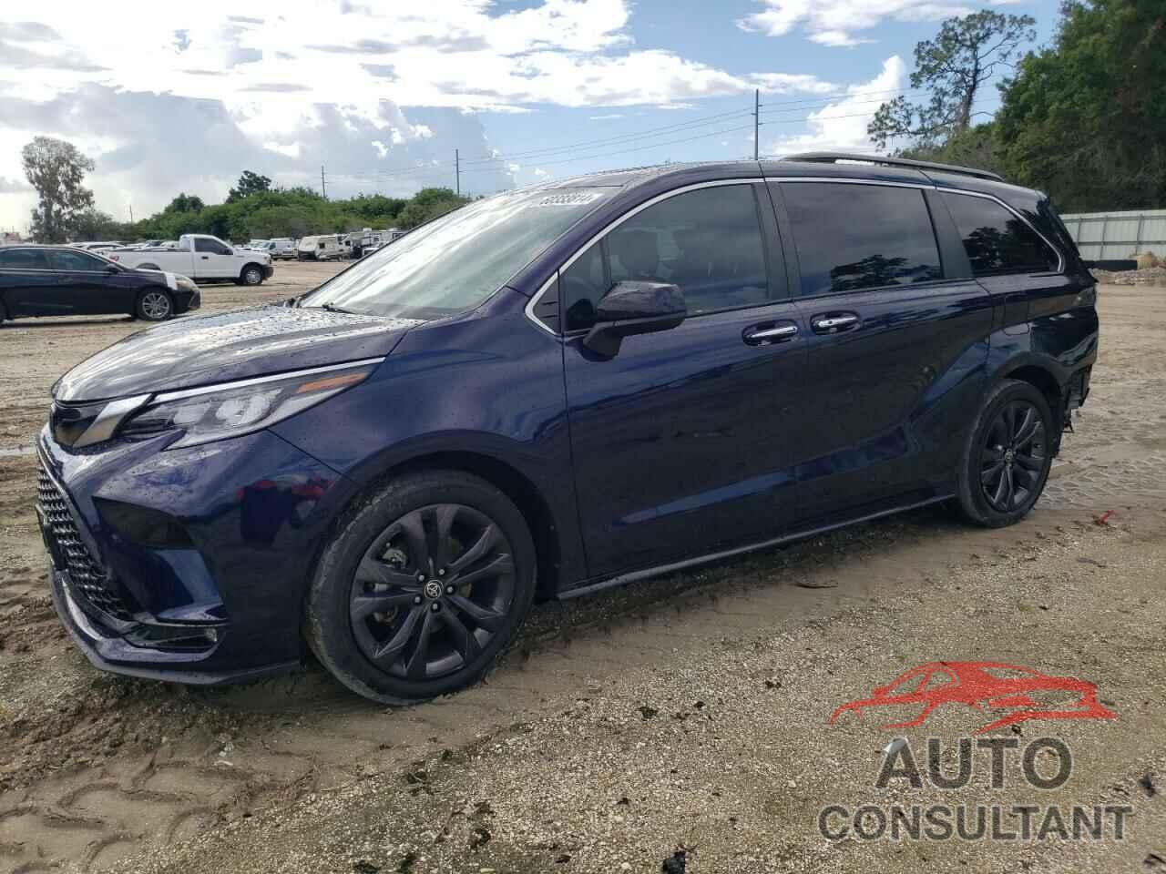 TOYOTA SIENNA 2022 - 5TDXRKEC8NS083491