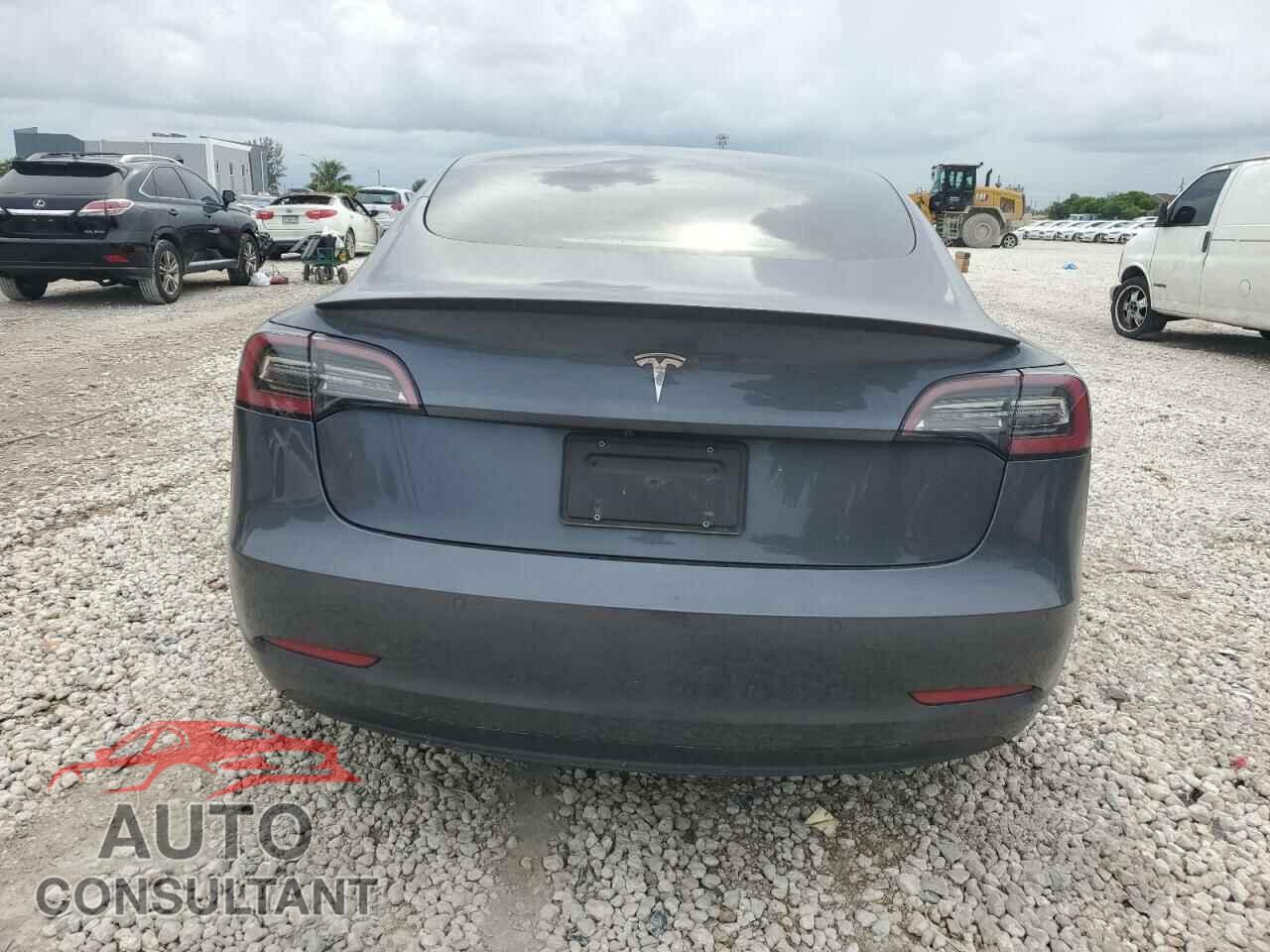 TESLA MODEL 3 2021 - 5YJ3E1EC0MF045177