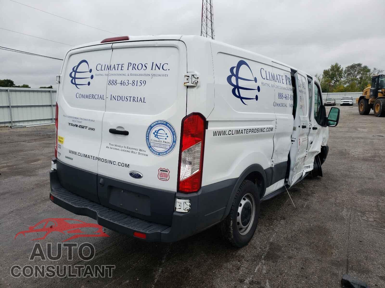 FORD TRANSIT CO 2017 - 1FTYR1ZG3HKB48352