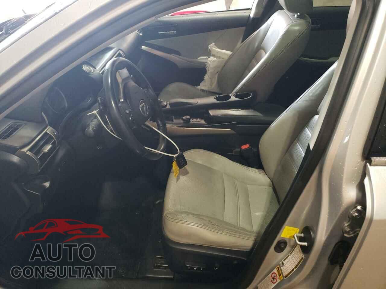 LEXUS IS 2014 - JTHCF1D21E5013037