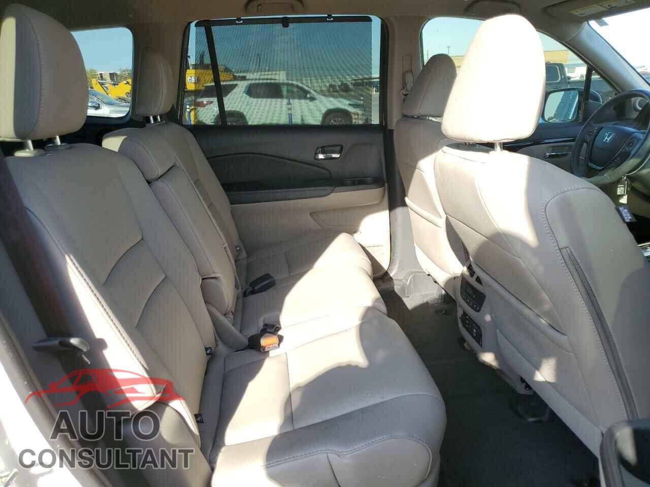 HONDA PILOT 2017 - 5FNYF6H97HB026213