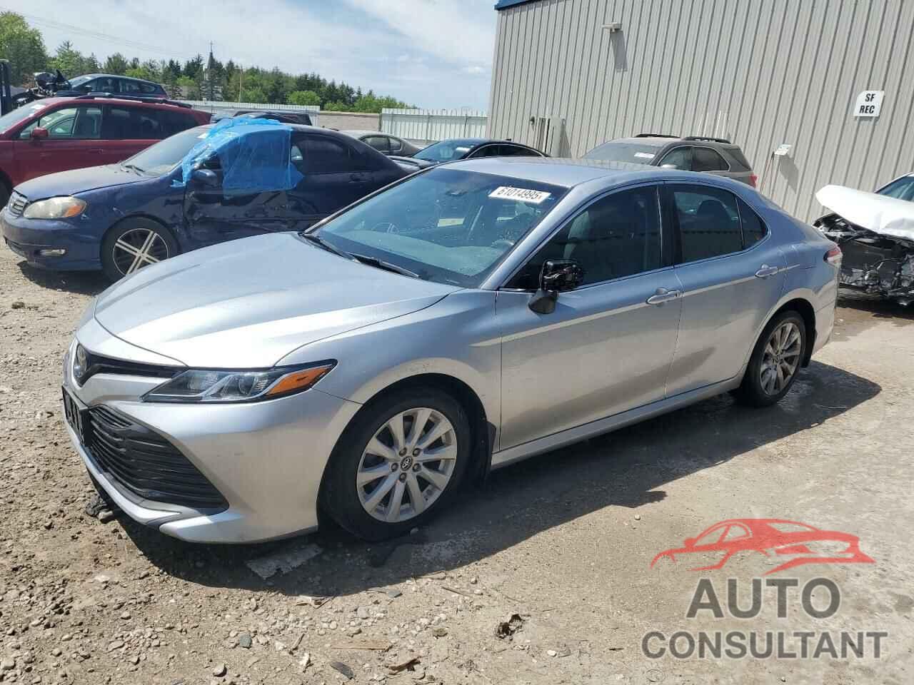 TOYOTA CAMRY 2018 - 4T1B11HK6JU647056