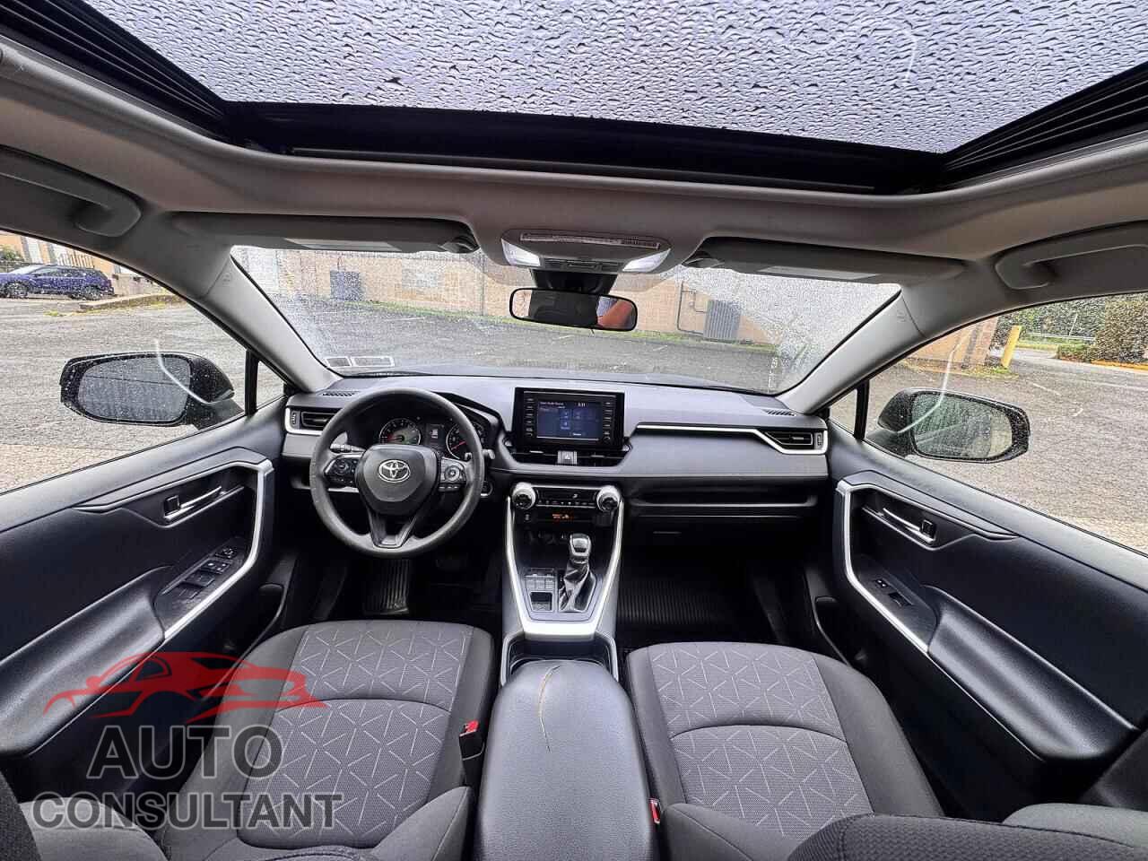 TOYOTA RAV4 2019 - JTMP1RFV4KD047028