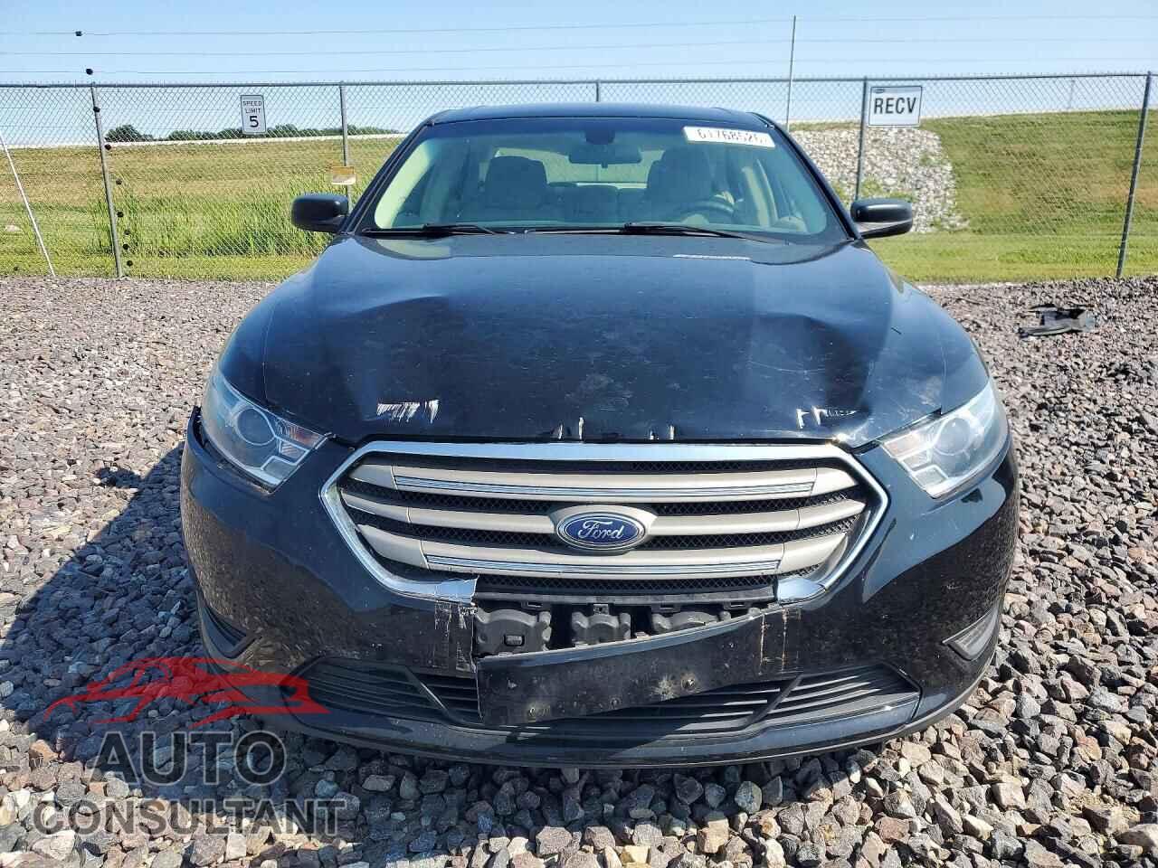 FORD TAURUS 2017 - 1FAHP2D82HG143003