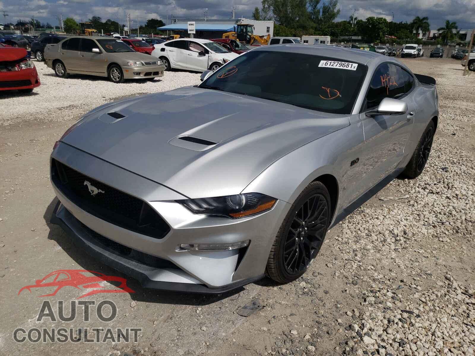 FORD MUSTANG 2019 - 1FA6P8CF5K5151657