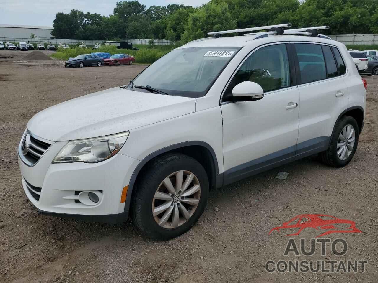 VOLKSWAGEN TIGUAN 2011 - WVGAV7AX9BW501829