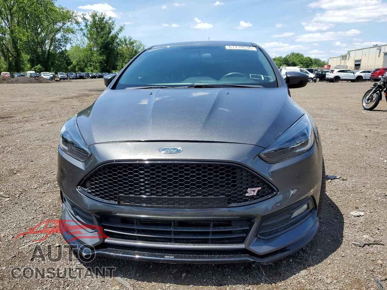 FORD FOCUS 2017 - 1FADP3L93HL234190