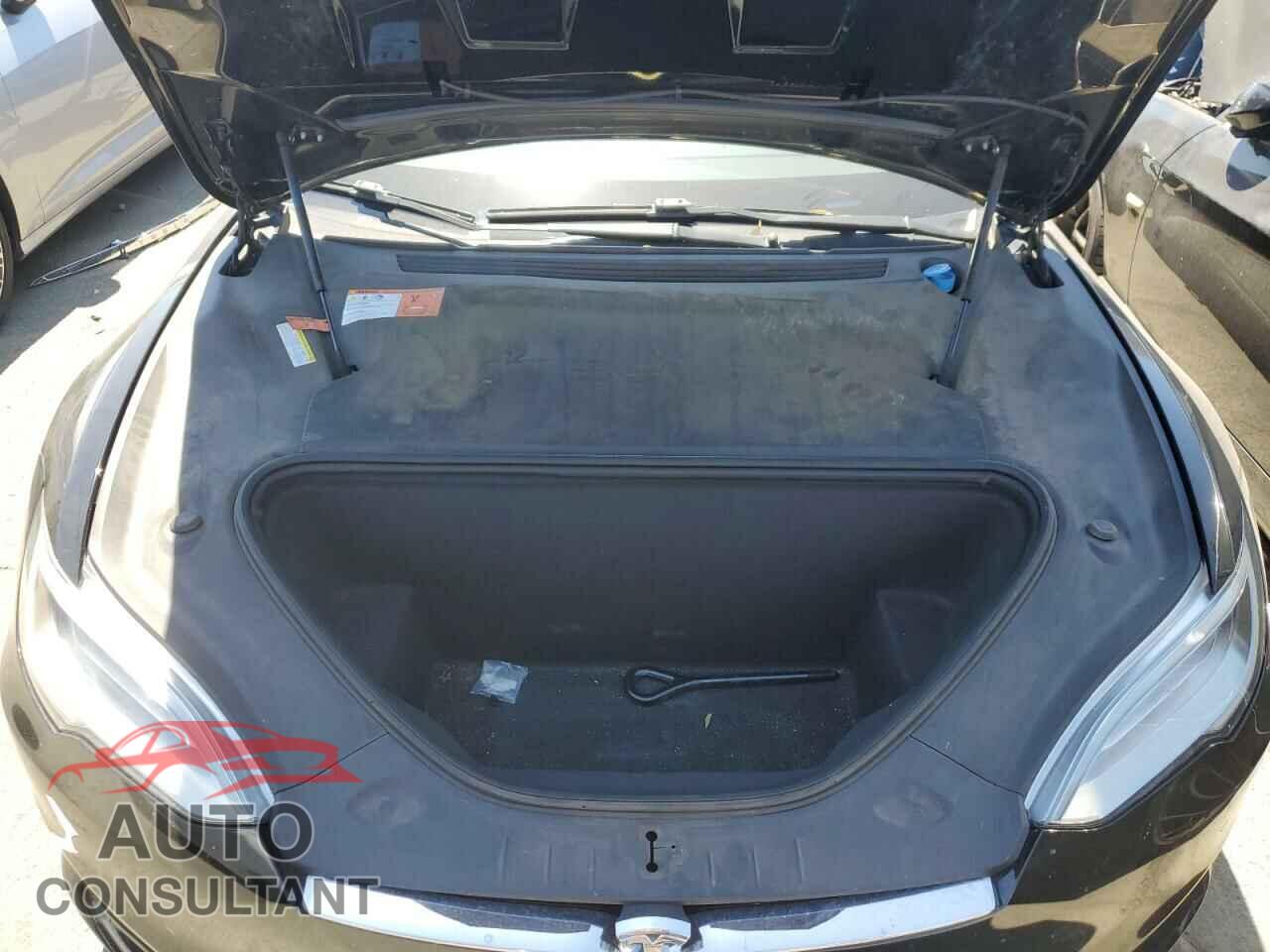 TESLA MODEL S 2017 - 5YJSA1E11HF183922