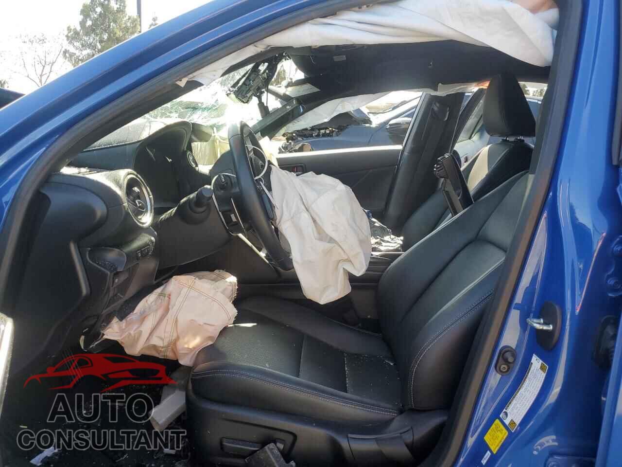 LEXUS IS 2021 - JTHAA1D25M5111296
