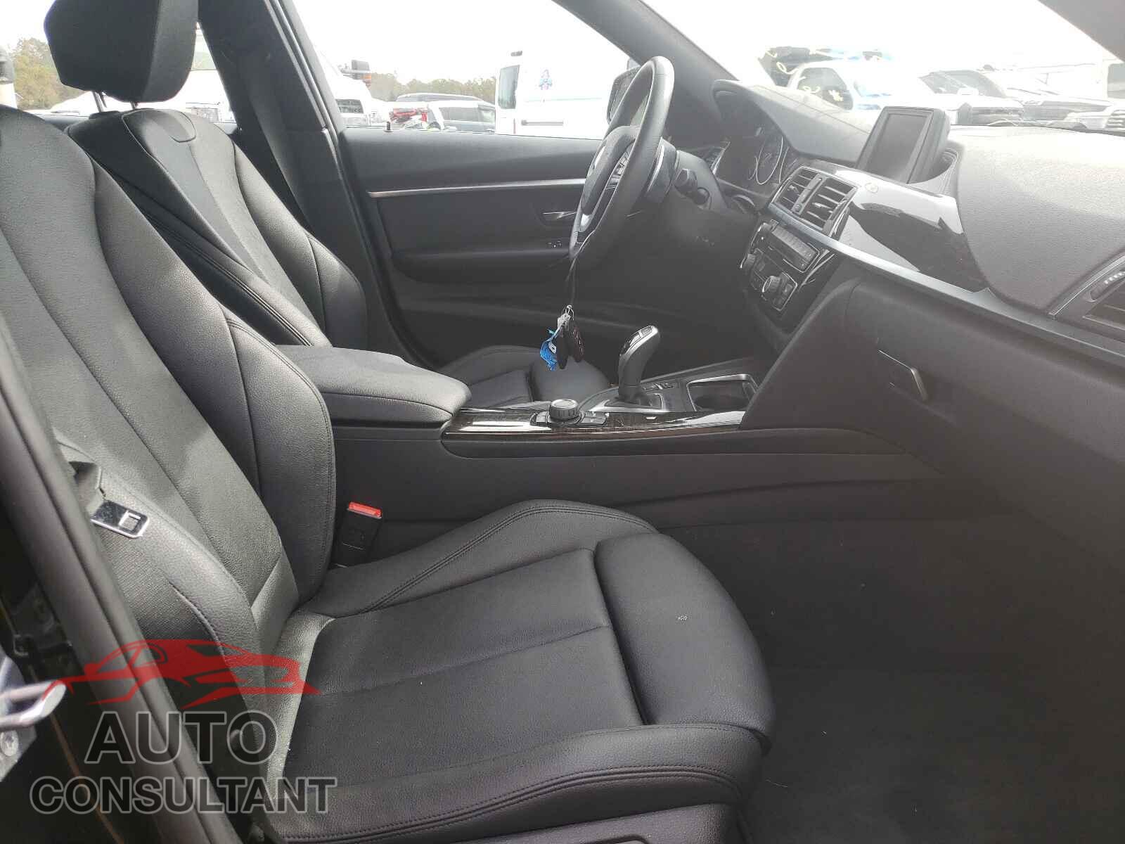 BMW 3 SERIES 2018 - WBA8D9C58JA608229