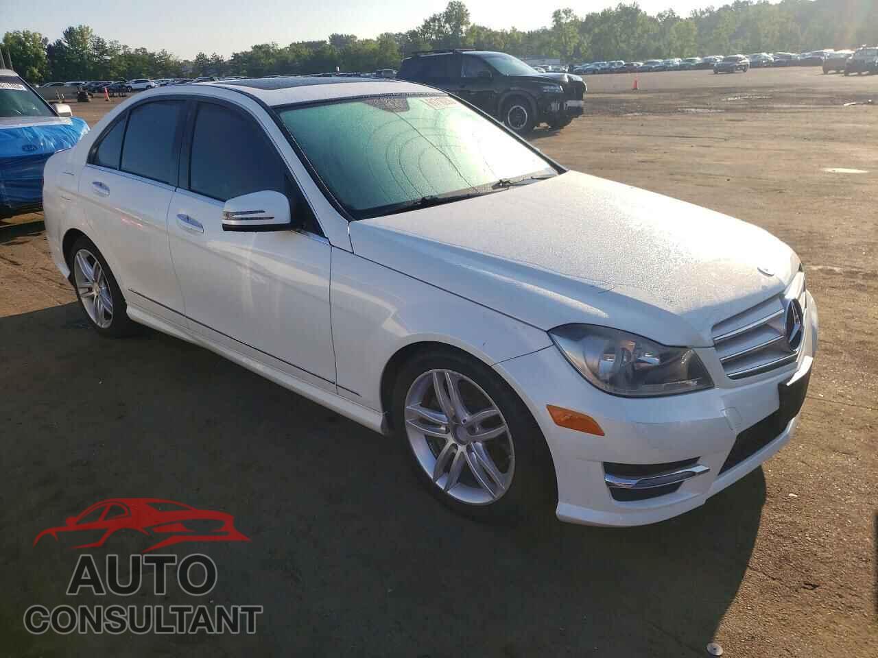 MERCEDES-BENZ C-CLASS 2013 - WDDGF8AB6DR287945