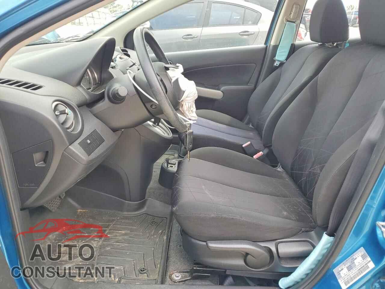 MAZDA 2 2011 - JM1DE1HY4B0131227