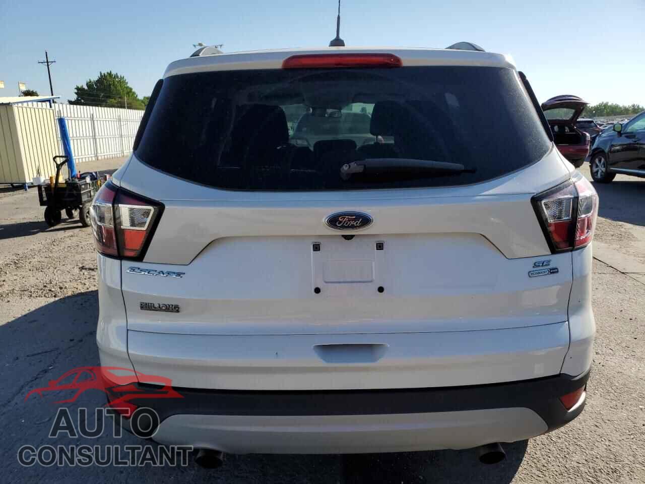 FORD ESCAPE 2017 - 1FMCU9G92HUB80365