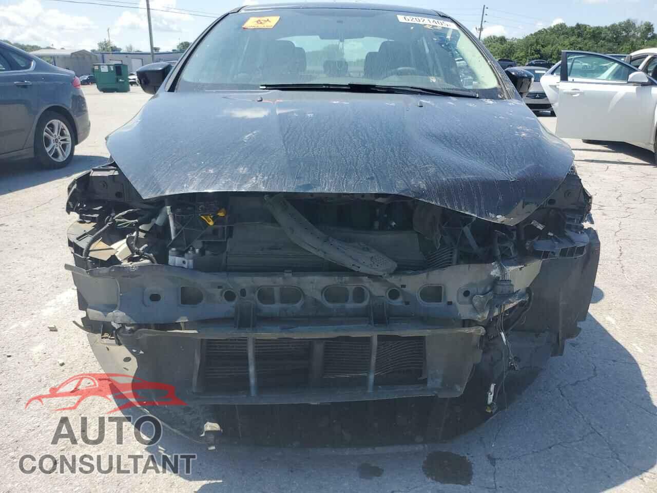 FORD FOCUS 2017 - 1FADP3F28HL283237