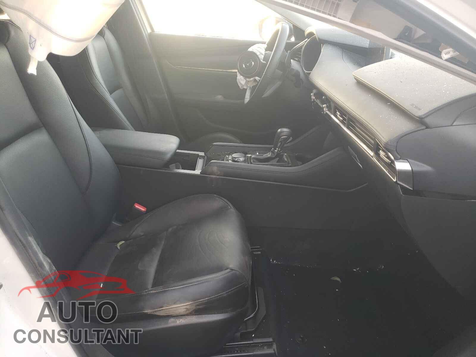MAZDA 3 2021 - JM1BPBEY2M1323593
