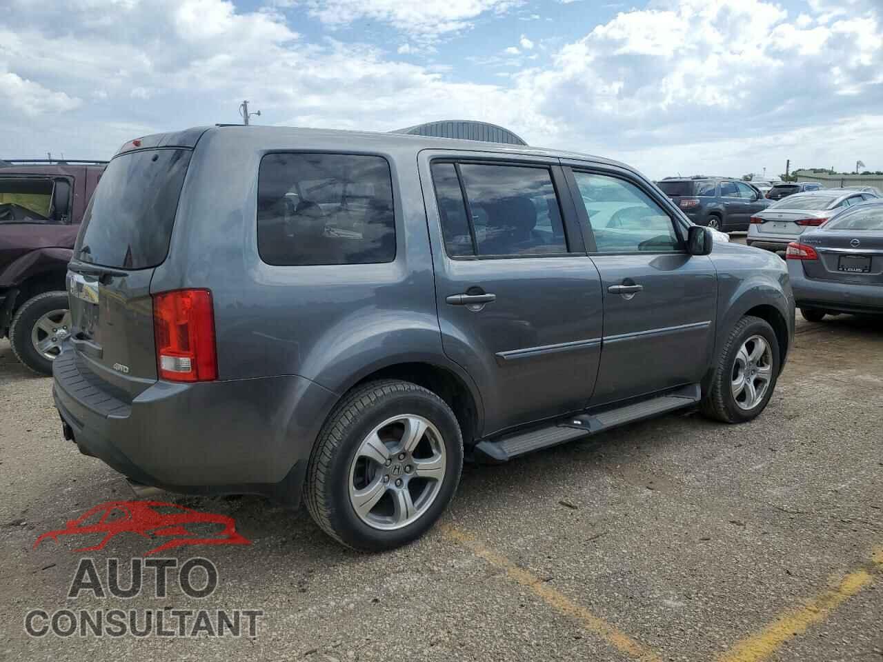 HONDA PILOT 2013 - 5FNYF4H54DB071251