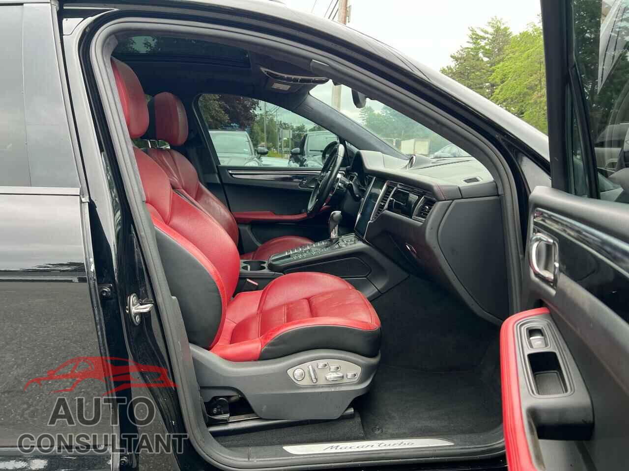 PORSCHE MACAN 2016 - WP1AF2A54GLB91325