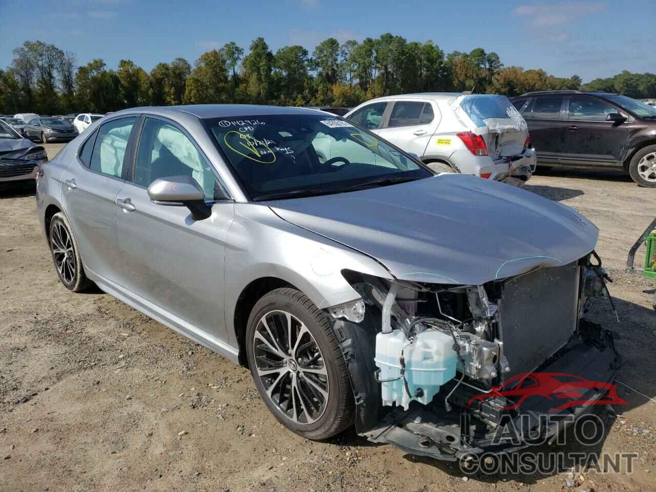 TOYOTA CAMRY 2018 - 4T1B11HK1JU677324