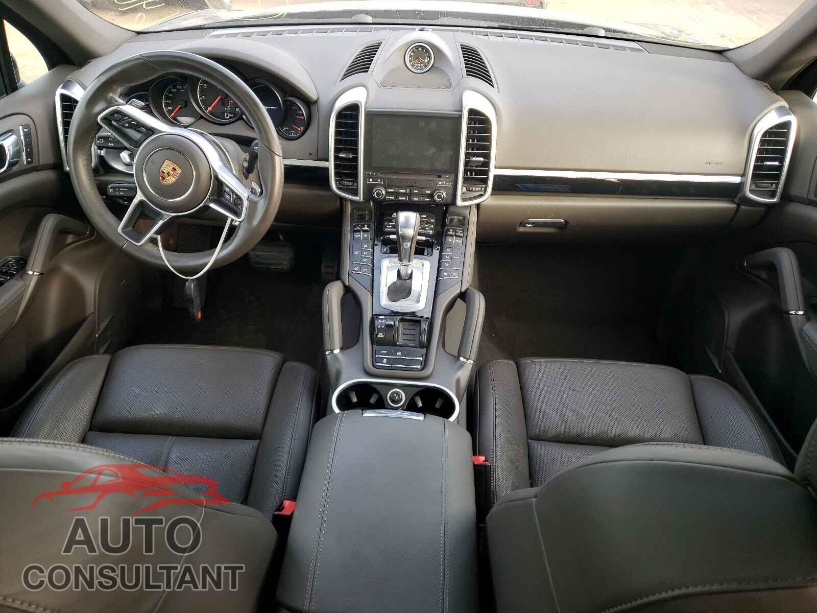 PORSCHE CAYENNE 2018 - WP1AA2A21JKA02759