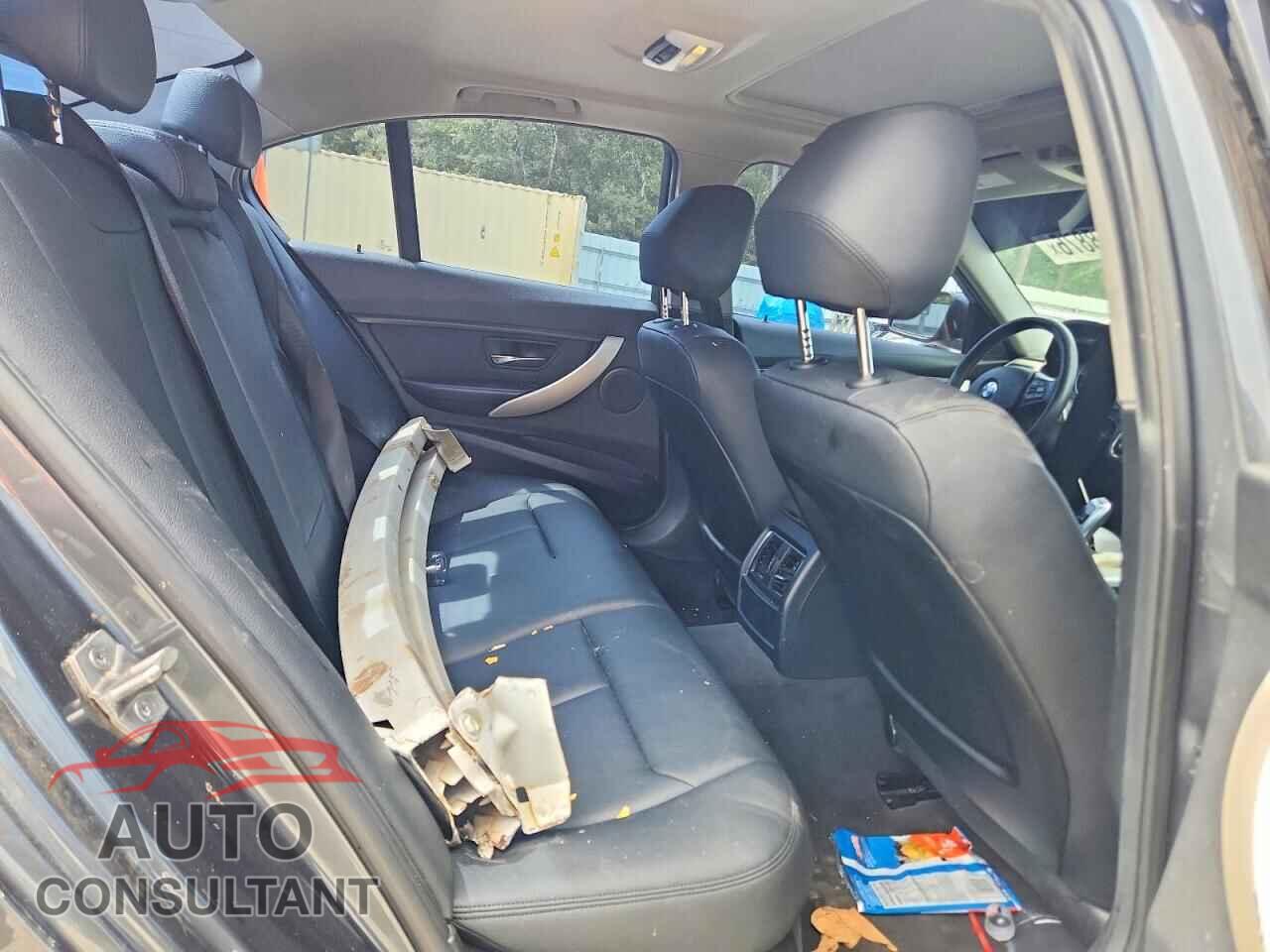 BMW 3 SERIES 2016 - WBA8E1G52GNT35525