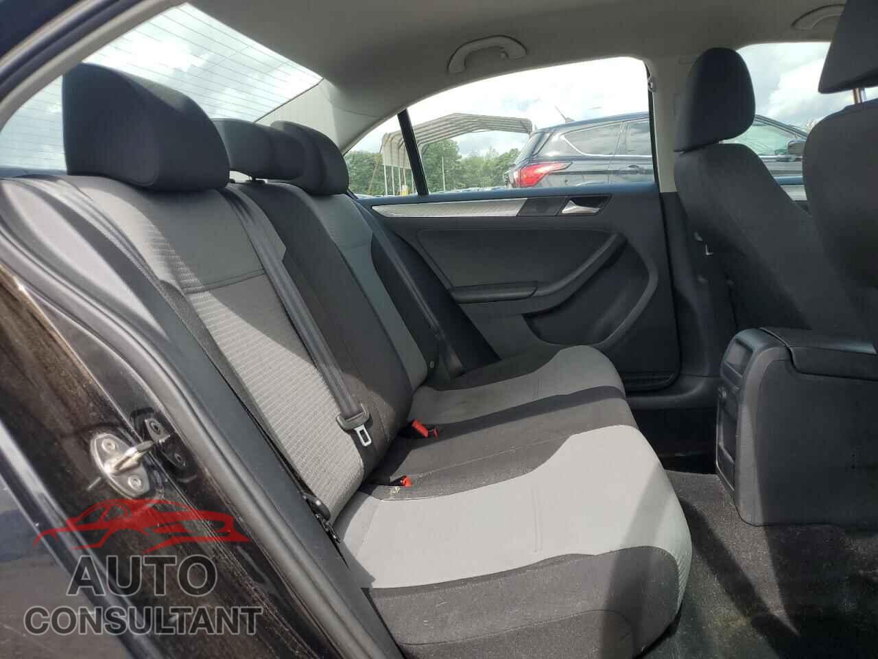 VOLKSWAGEN JETTA 2017 - 3VW2B7AJ2HM377213
