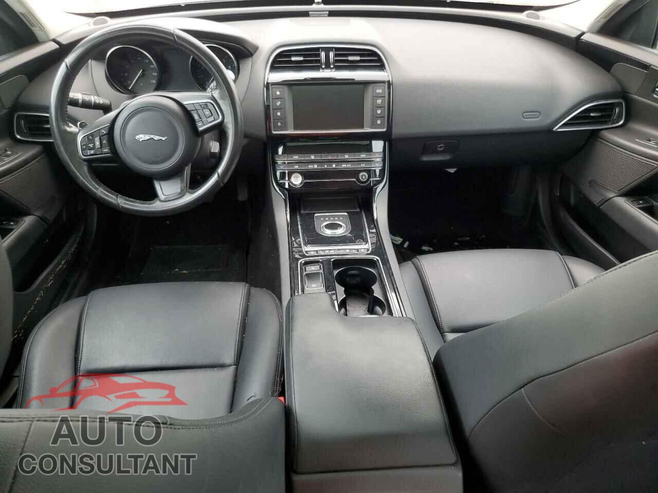 JAGUAR XE 2018 - SAJAR4FX8JCP37048