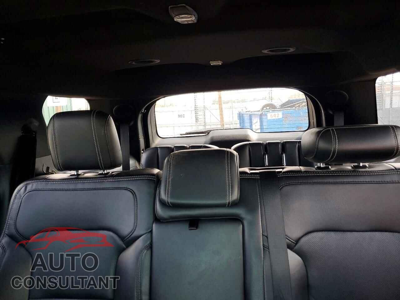 FORD EXPLORER 2018 - 1FM5K8F80JGA27375