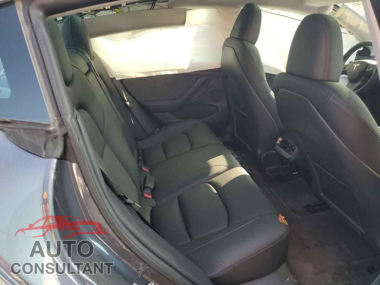 TESLA MODEL 3 2023 - 5YJ3E1EA8PF692428