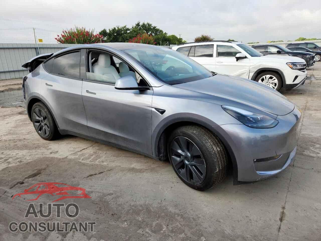 TESLA MODEL Y 2024 - 7SAYGAEE0RF159319
