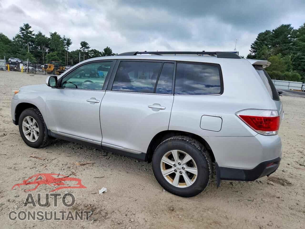 TOYOTA HIGHLANDER 2013 - 5TDBK3EH3DS207584