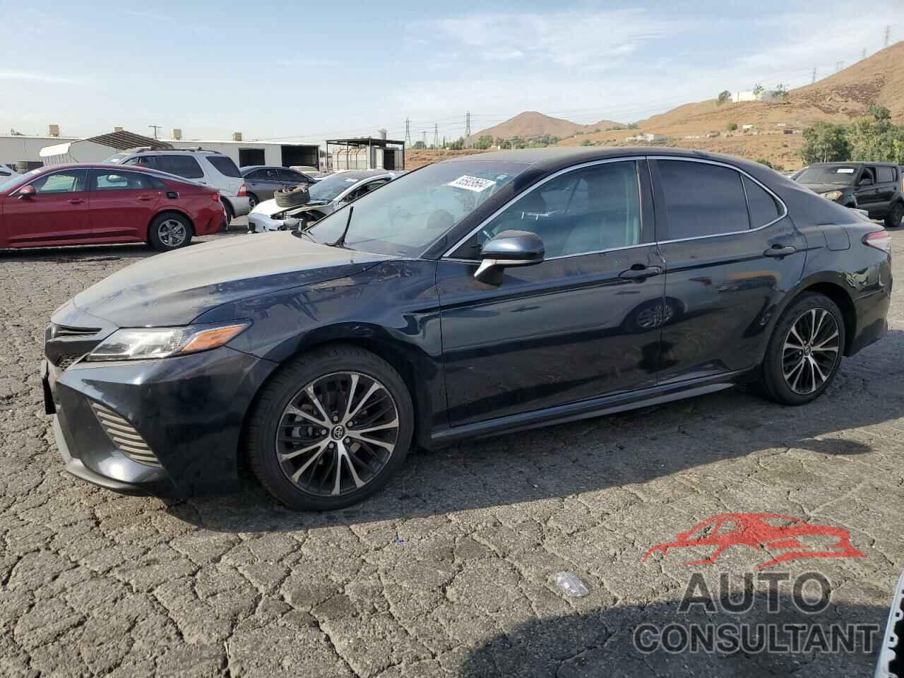 TOYOTA CAMRY 2018 - 4T1B11HK8JU636219