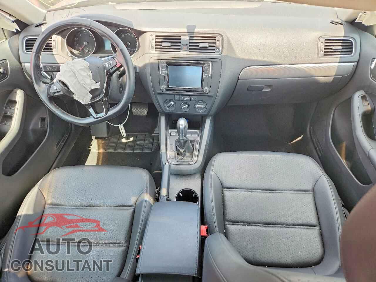 VOLKSWAGEN JETTA 2017 - 3VWDB7AJ9HM202613
