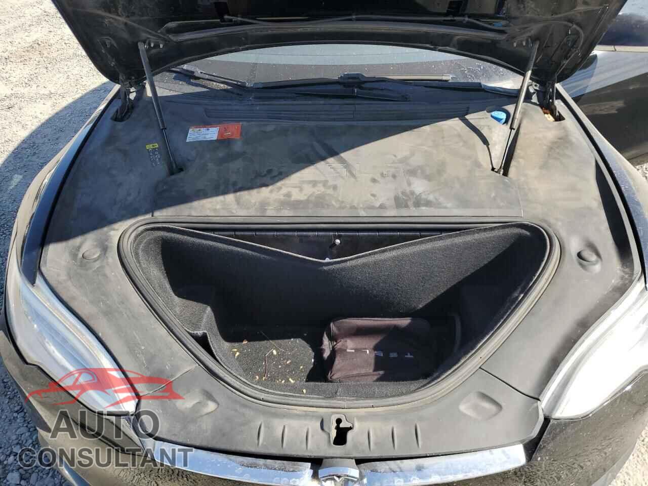 TESLA MODEL S 2018 - 5YJSA1E27JF266754