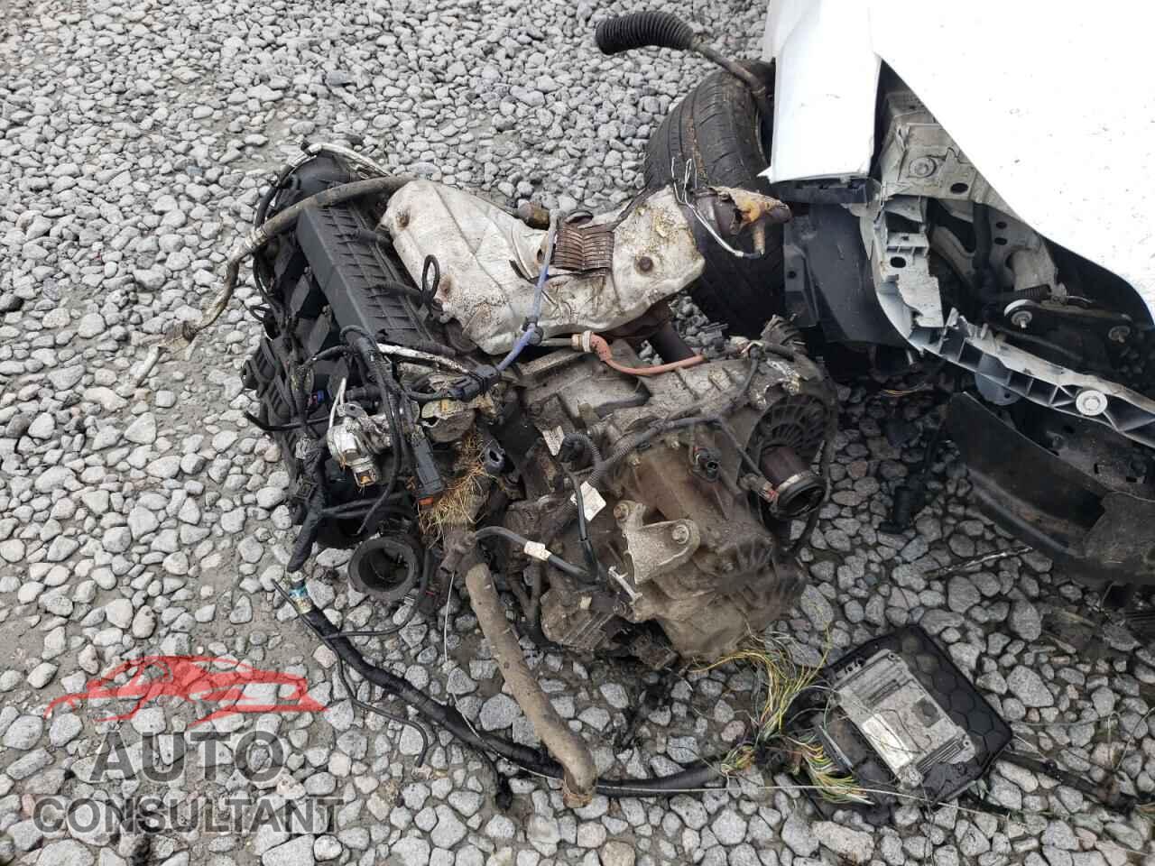 FORD FOCUS 2014 - 1FADP3F2XEL176086