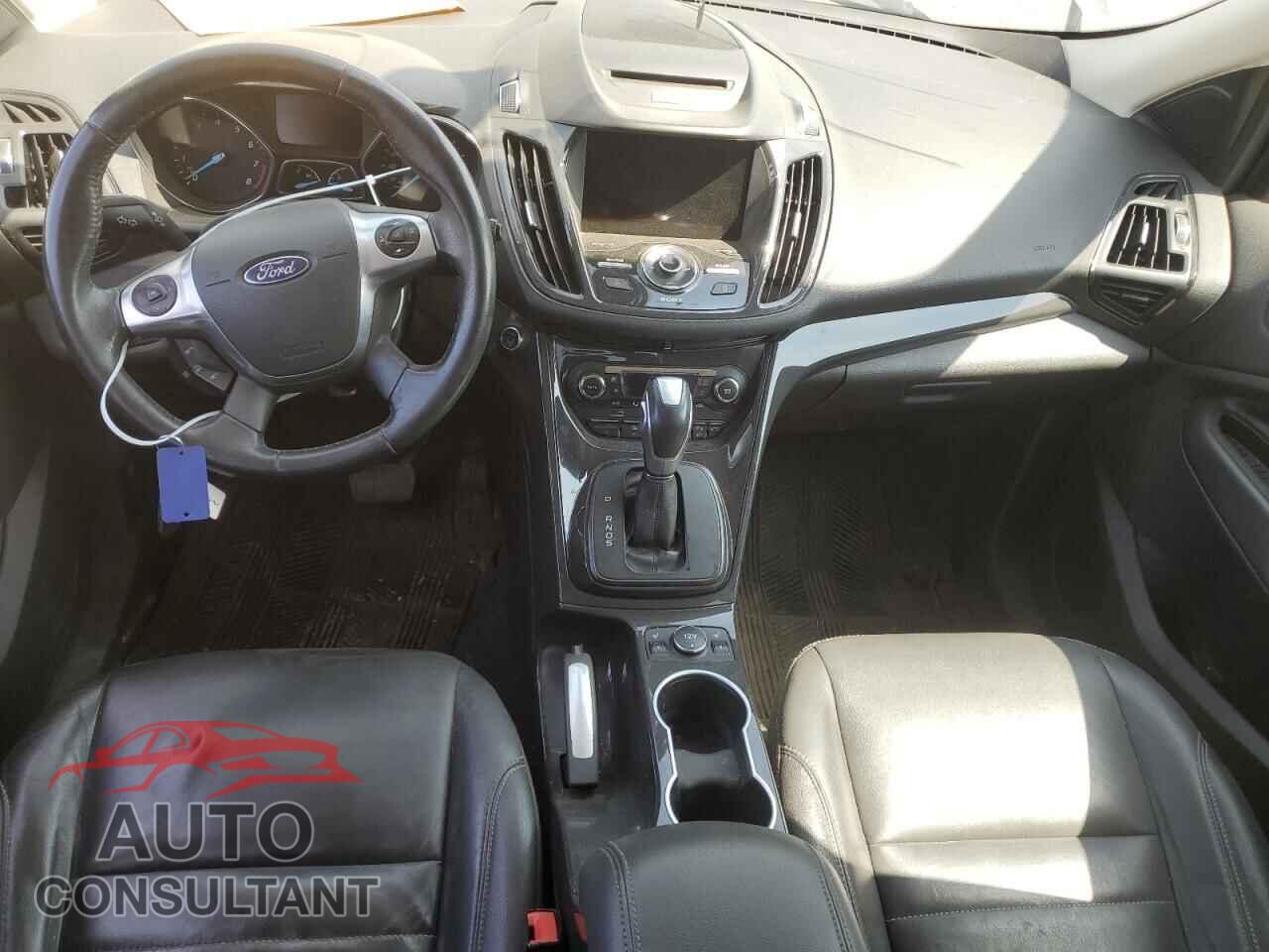 FORD ESCAPE 2015 - 1FMCU9J92FUC08218