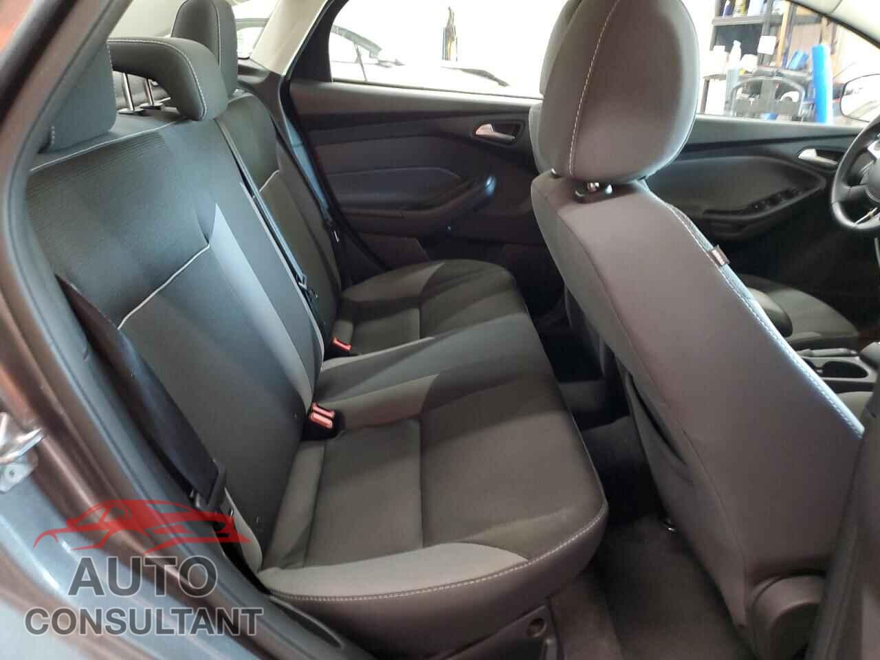 FORD FOCUS 2014 - 1FADP3F22EL287005