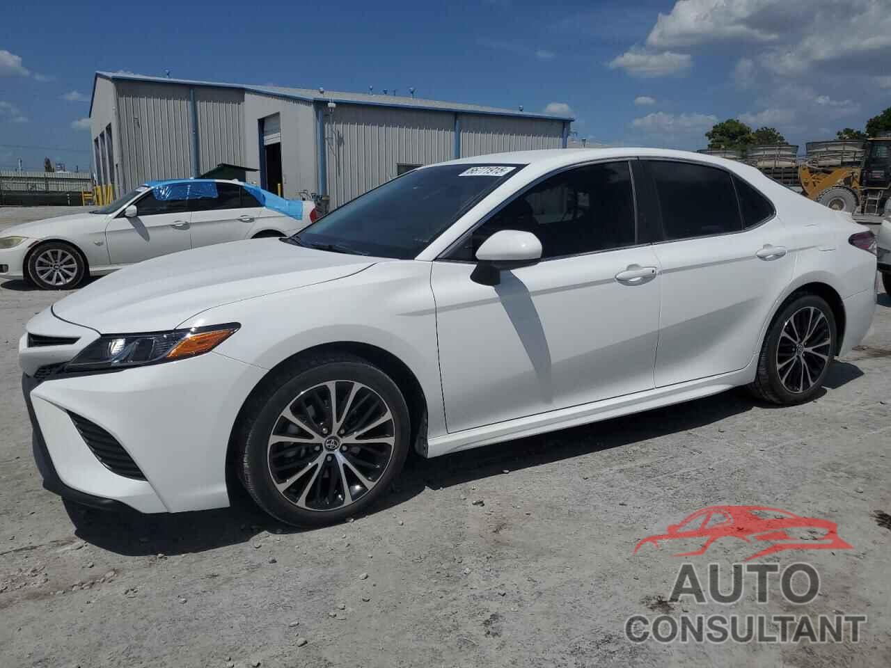 TOYOTA CAMRY 2018 - 4T1B11HK7JU120336