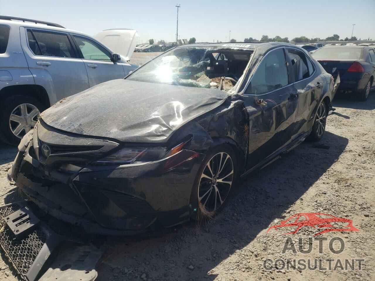 TOYOTA CAMRY 2018 - 4T1B11HK3JU520703