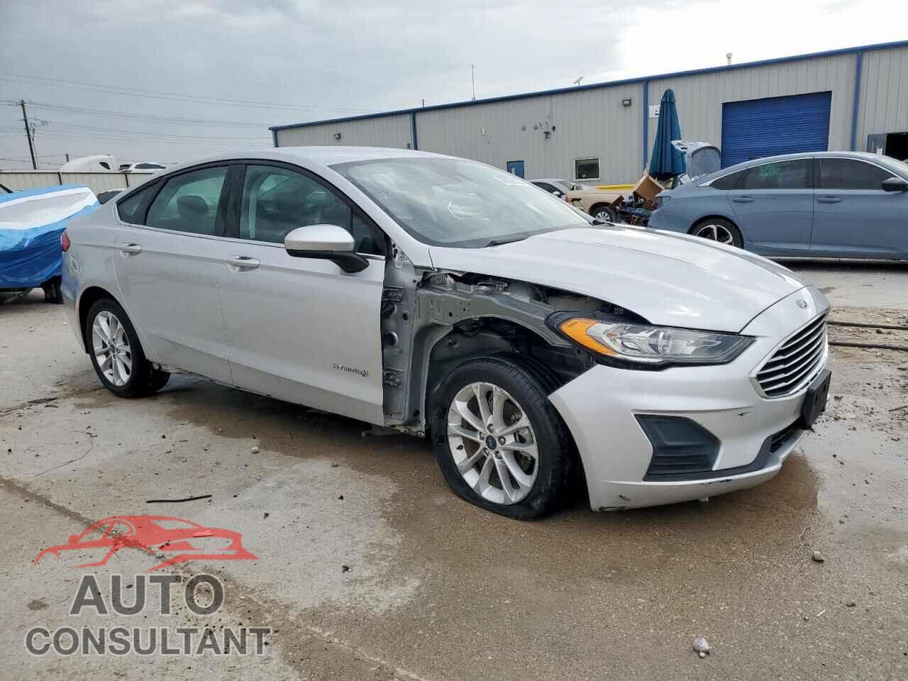 FORD FUSION 2019 - 3FA6P0LU5KR105565