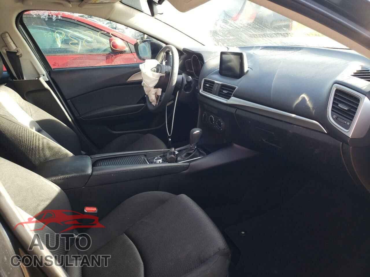 MAZDA 3 2018 - 3MZBN1U76JM166364