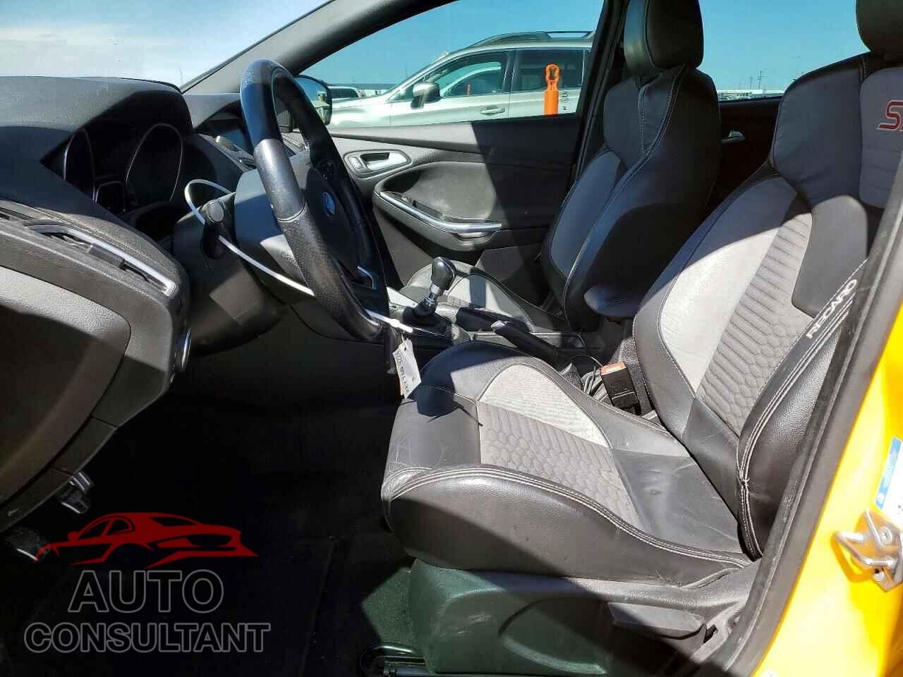 FORD FOCUS 2015 - 1FADP3L93FL248572