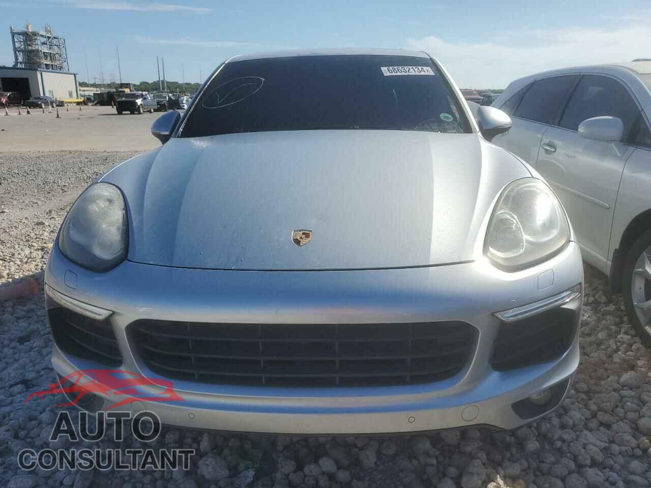 PORSCHE CAYENNE 2017 - WP1AA2A25HKA86482